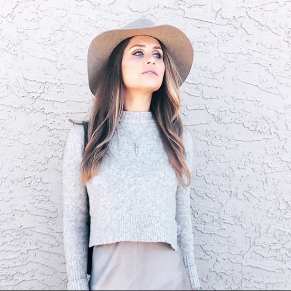 Worn 1 time Phoenix grey cashmere wool hat - Picture 2 of 6